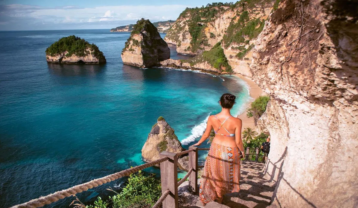 Keindahan Fantastis Diamond Beach, Spot Paling Instagramable di Nusa Penida